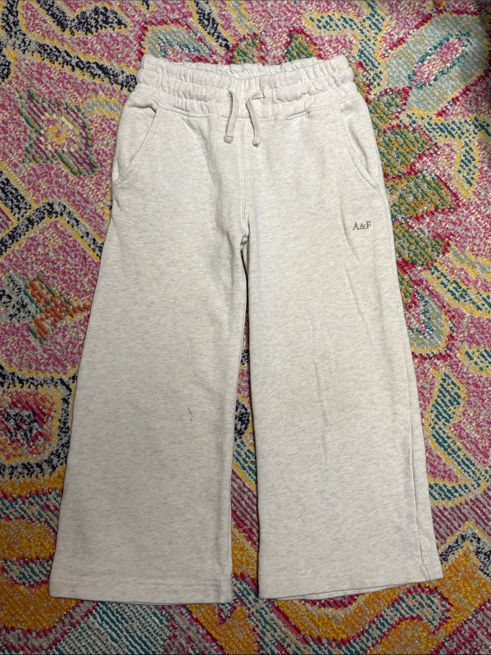 Kids abercrombie essential wide leg sweatpants size 5 / 6